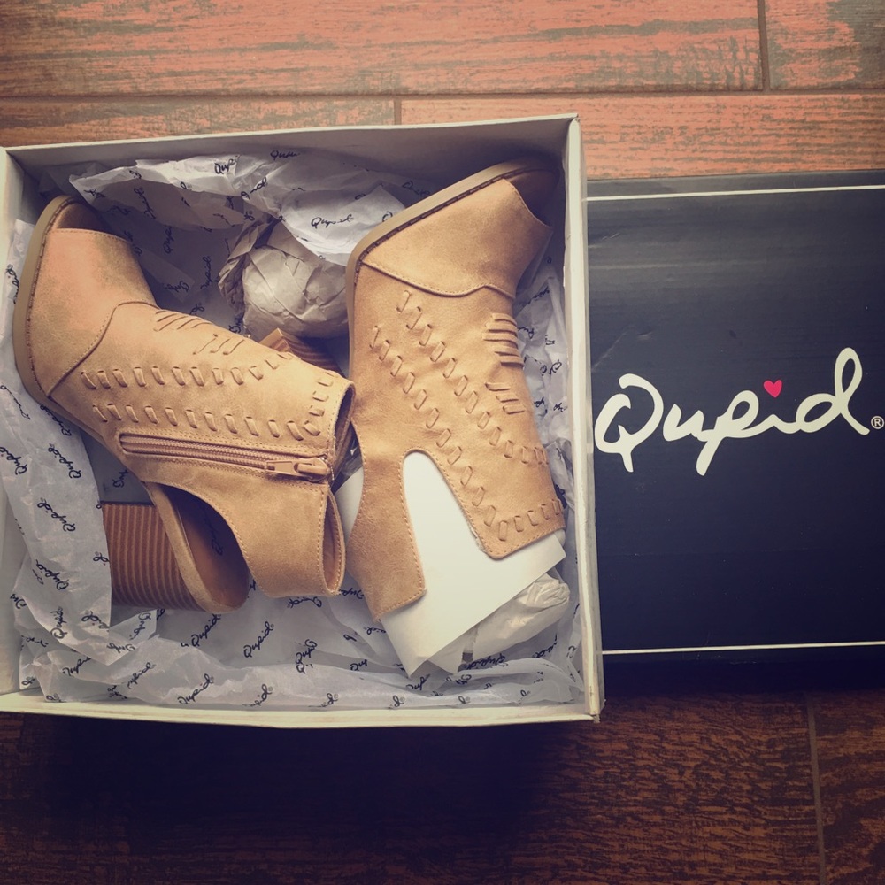 Shayla Peep Toe Bootie Tan